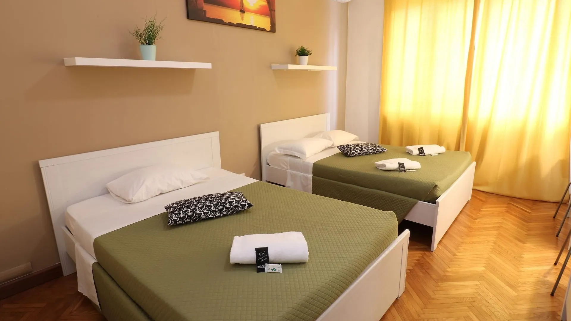Guest House Pirelli Milano 2*, Milan