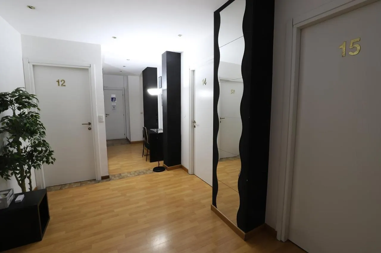 Guest House Pirelli Milano  Milan