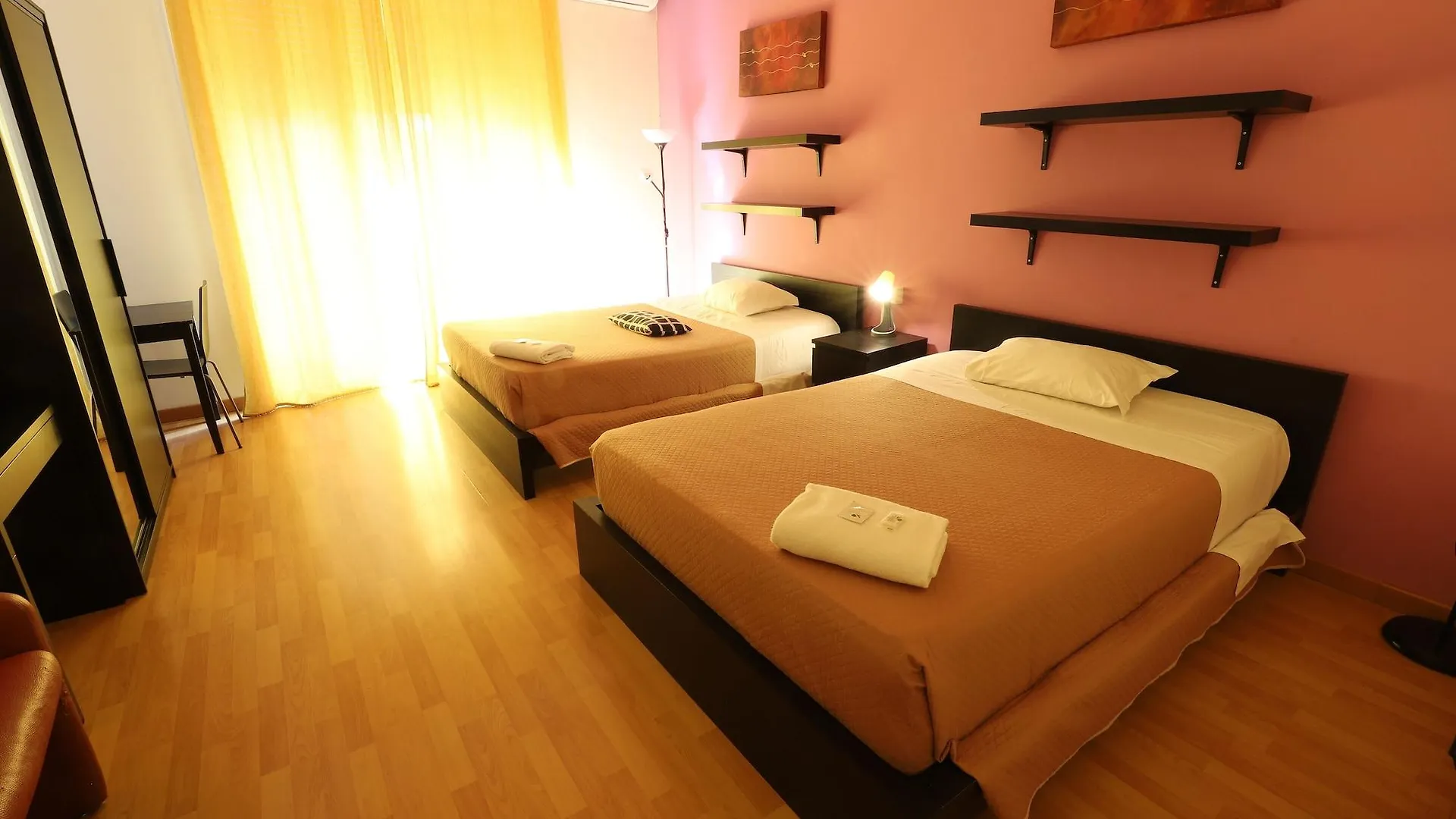 Guest House Pirelli Milano 2*, Milan Italy