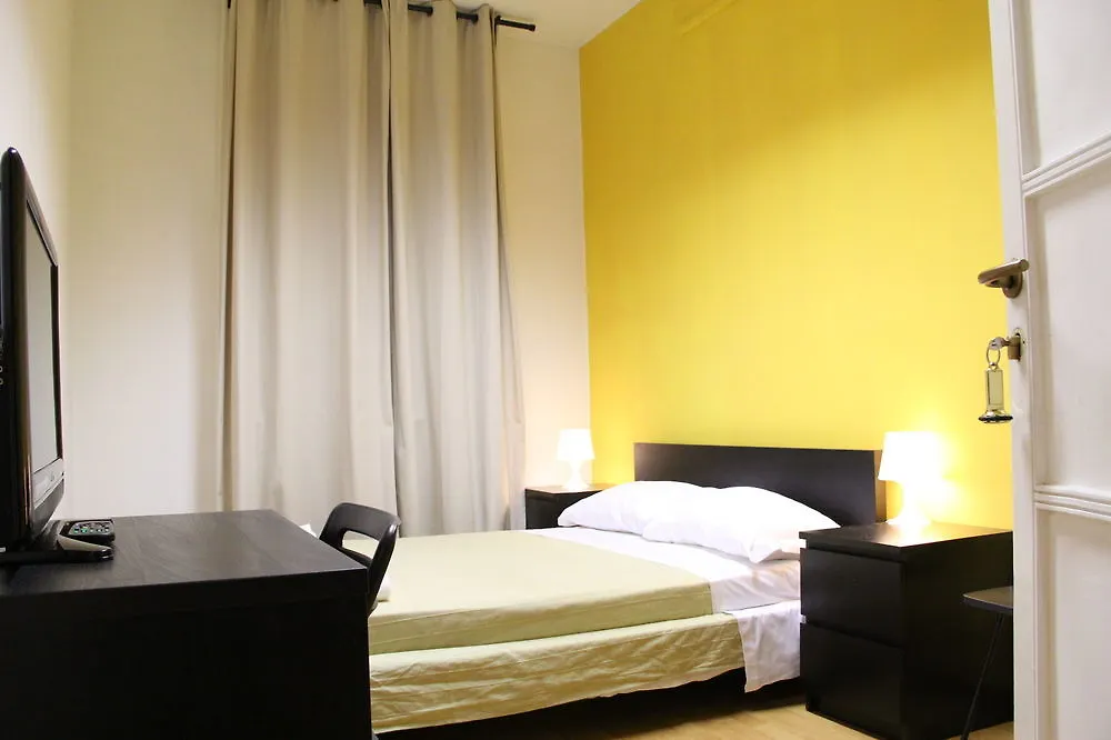 Guest House Pirelli Milano 2*, Milan