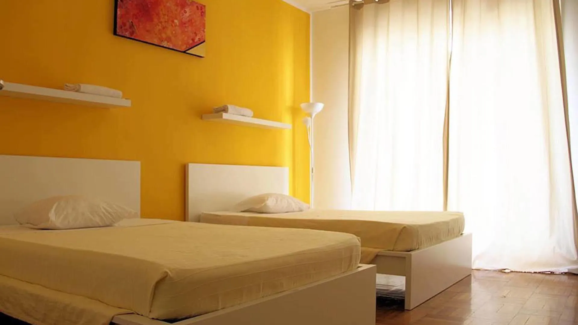 Guest House Pirelli Milano 2*, Milan Italy