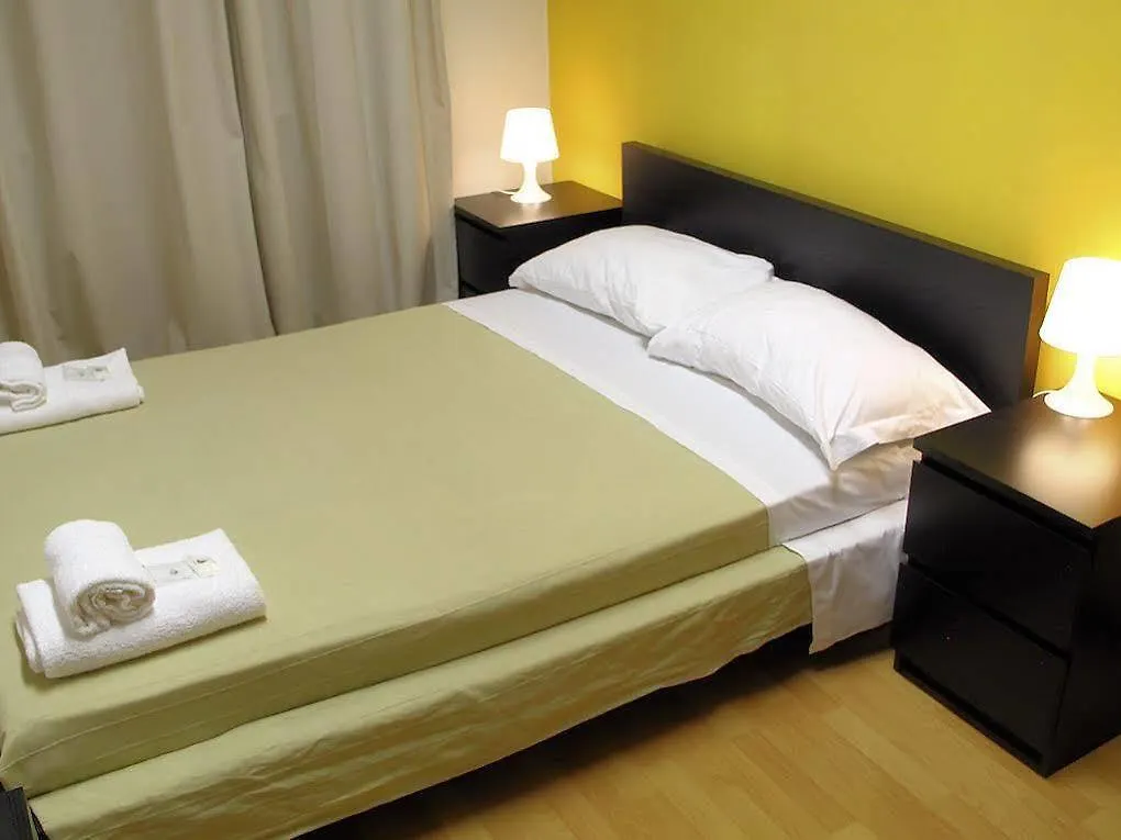 Guest House Pirelli Milano  Milan