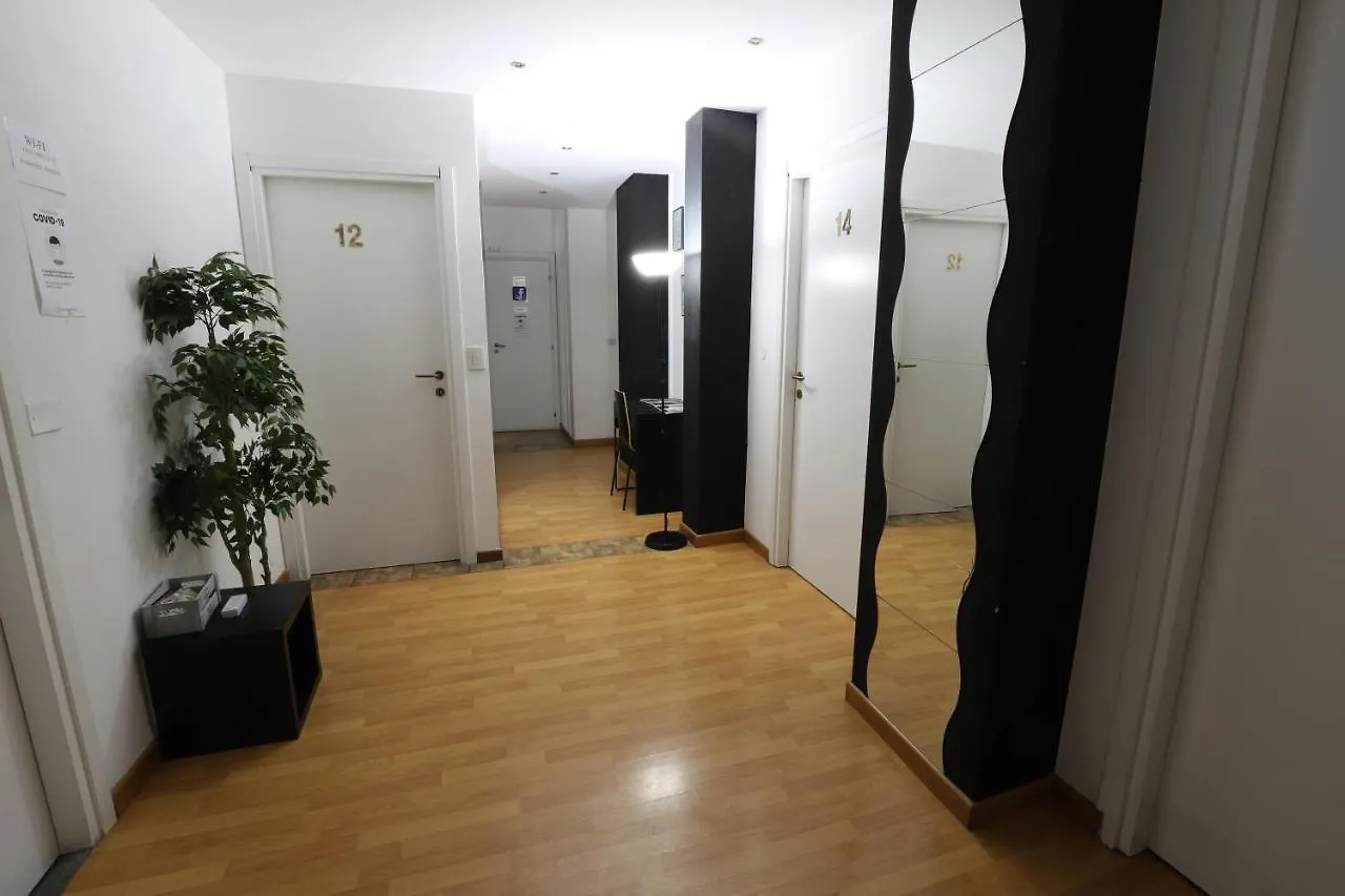 Guest House Pirelli Milano 2*, Milan Italy