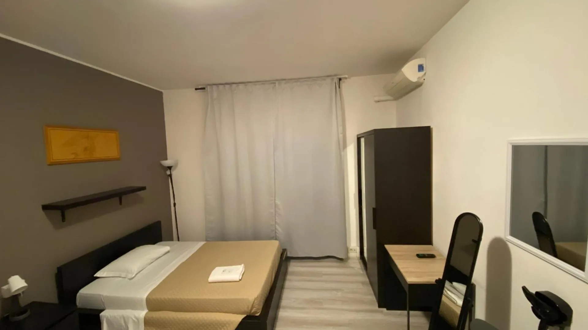 Guest House Pirelli Milano  Milan