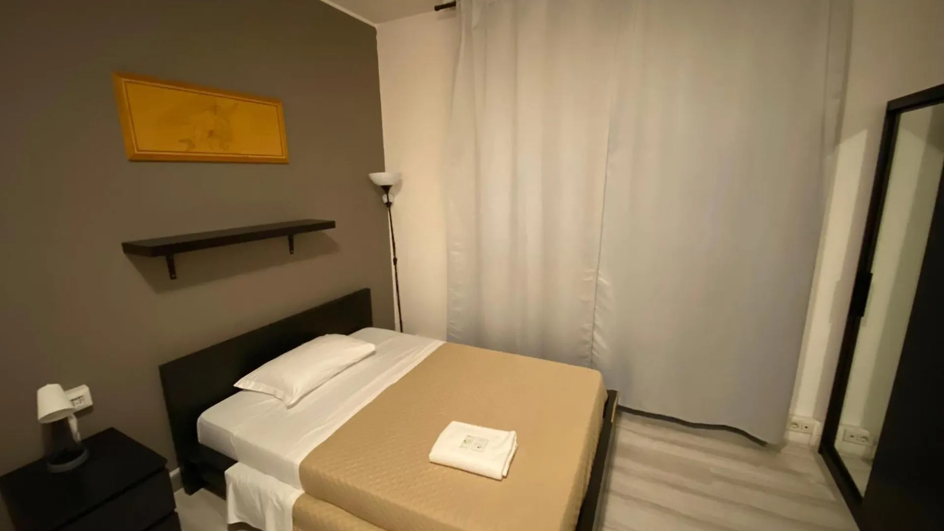 **  Guest House Pirelli Milano Italy