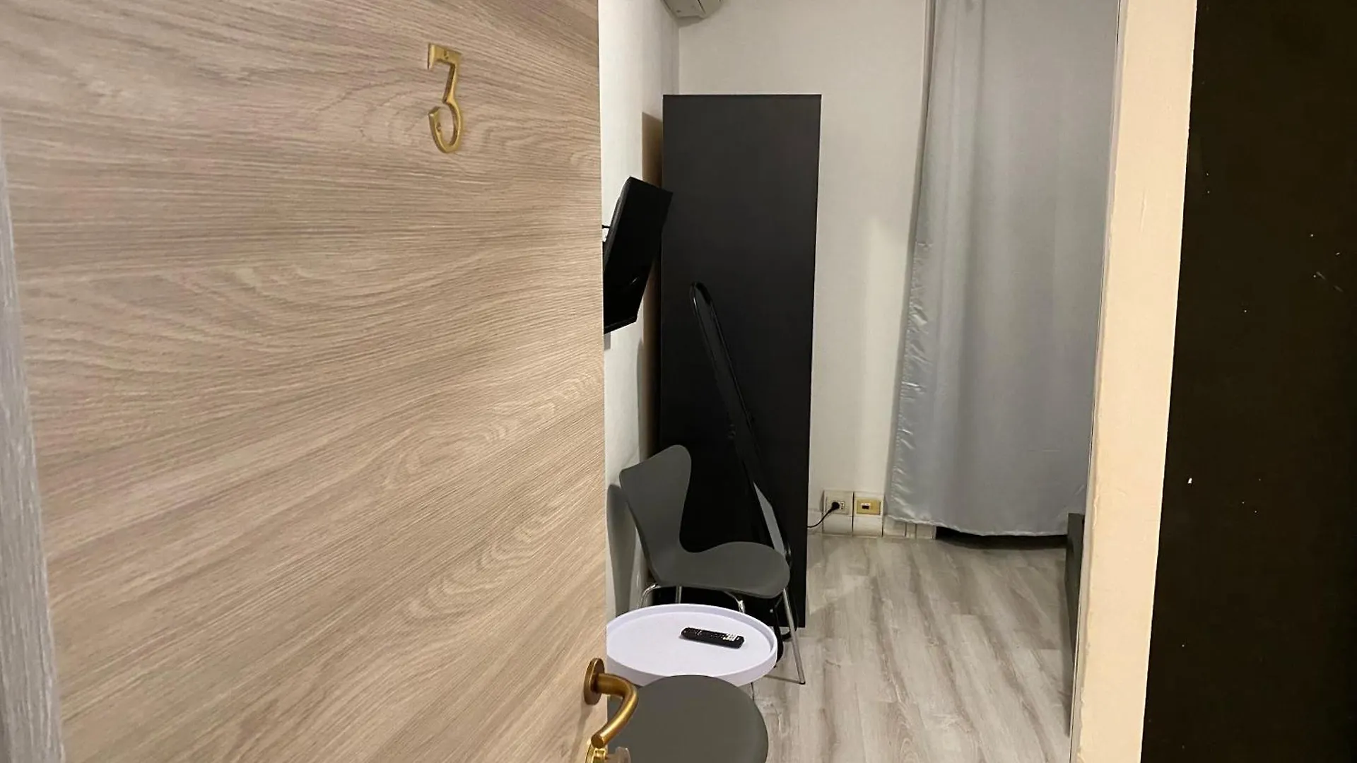 Guest House Pirelli Milano Italy