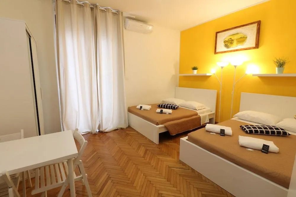 Guest House Pirelli Milano  Milan